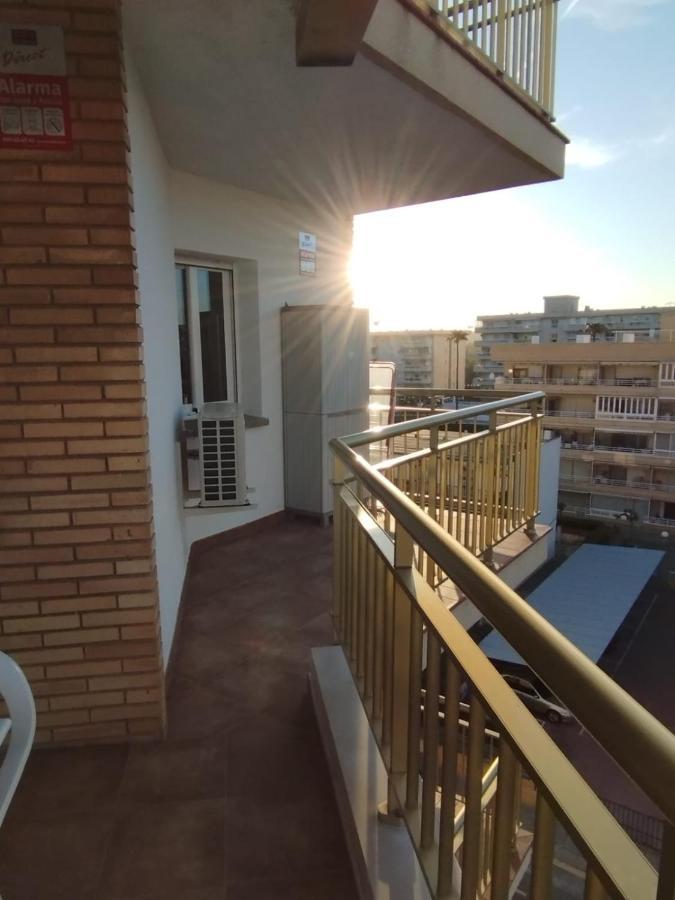 Seafront Apartment Pineda Beach La Pineda Exterior photo
