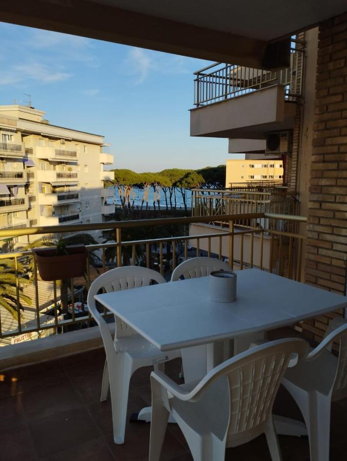 Seafront Apartment Pineda Beach La Pineda Exterior photo