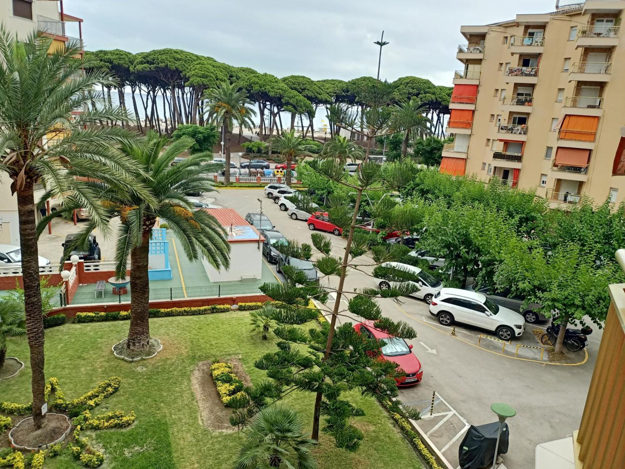 Seafront Apartment Pineda Beach La Pineda Exterior photo